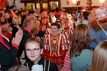 KuerungKinderPr_2020-01-05_08 Sonntag 5. Januar 2020 Im restlos ausverkauften Festsaal, im Hotel Montan, wurden mit einem bunten Rahmenprogramm Kinderprinz Luca II. und Prinzessin Maya I.,...