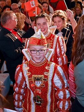 KuerungKinderPr_2020-01-05_10 Sonntag 5. Januar 2020 Im restlos ausverkauften Festsaal, im Hotel Montan, wurden mit einem bunten Rahmenprogramm Kinderprinz Luca II. und Prinzessin Maya I.,...