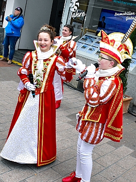 LachendSonnenw_2020-02-08_10 Premiere -„Lachender Sonnenwall“-… Der Sonnenwall 8. Februar 2020- Karnevalshochburg in der Duisburger City. Straßenkarneval, eine Gemeinschaftsveranstaltung...