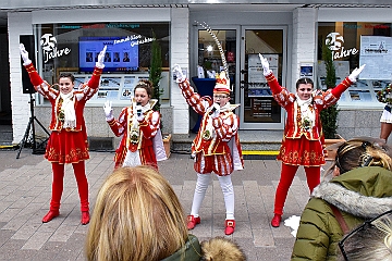 LachendSonnenw_2020-02-08_11 Premiere -„Lachender Sonnenwall“-… Der Sonnenwall 8. Februar 2020- Karnevalshochburg in der Duisburger City. Straßenkarneval, eine Gemeinschaftsveranstaltung...