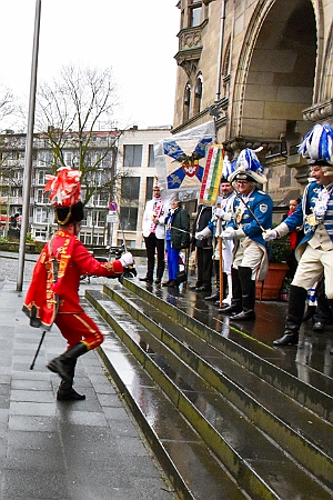 Wecken_Rathaus_2020-02-24_08 Rosenmontag 2020 Das Wecken Sr. Tollität Prinz Sascha I. am WYNDHAM Hotel Duisburger Hof, das Prinzenfrühstück mit geladenen Gästen beim OB Sören Link im...