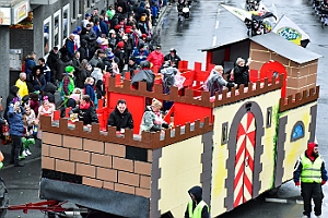 Rosenmontagszug_2020-02-24_010 Rosenmontag 2020 Das Wecken Sr. Tollität Prinz Sascha I. am WYNDHAM Hotel Duisburger Hof, das Prinzenfrühstück mit geladenen Gästen beim OB Sören Link im...