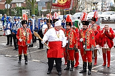 02_Rathaus_2024-02-12_06 Rosenmontag - 2024 - Höhepunkte und Abschied… - Wenn der Prinz erstmal geweckt ist, denn folgt der nächste Streich. Prinz Matthias I. erhält den Schlüssel vom...