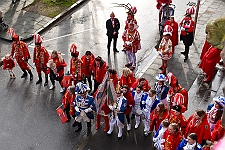 02_Rathaus_2024-02-12_09 Rosenmontag - 2024 - Höhepunkte und Abschied… - Wenn der Prinz erstmal geweckt ist, denn folgt der nächste Streich. Prinz Matthias I. erhält den Schlüssel vom...