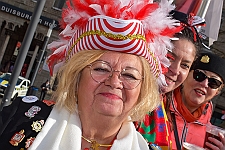 Rosenmontagszug_2024-02-12_020 Rosenmontag - 2024 - Höhepunkte und Abschied… - Wenn der Prinz erstmal geweckt ist, denn folgt der nächste Streich. Prinz Matthias I. erhält den Schlüssel vom...