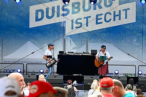 SommerBiwak_2024-07-21_12 Unser Sommerbiwak 2024 - Pünktlich um 11.11 Uhr startete unser 7. Sommerbiwak auf der Hauptbühne beim Duisburger Stadtfest zwischen City Palais und Forum....
