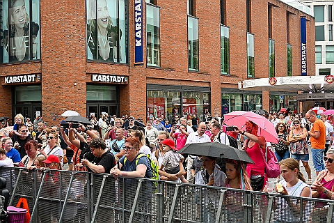 SommerBiwak_2024-07-21_16 Unser Sommerbiwak 2024 - Pünktlich um 11.11 Uhr startete unser 7. Sommerbiwak auf der Hauptbühne beim Duisburger Stadtfest zwischen City Palais und Forum....