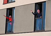WeckenFruehstück_2025-03-03_06 Der Rosenmontag 2025 - Um 9:00 Uhr wird Prinz Holger II. mit Böllerschüssen vor dem IntercityHotel geweckt. Danach geht es dann zum Prinzenfrühstück zum OB...