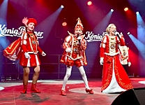 AfterZugParty_2025-03-03_13 Der Rosenmontag 2025 - Um 9:00 Uhr wird Prinz Holger II. mit Böllerschüssen vor dem IntercityHotel geweckt. Danach geht es dann zum Prinzenfrühstück zum OB...