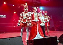 AfterZugParty_2025-03-03_18 Der Rosenmontag 2025 - Um 9:00 Uhr wird Prinz Holger II. mit Böllerschüssen vor dem IntercityHotel geweckt. Danach geht es dann zum Prinzenfrühstück zum OB...