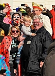 Roesnmontagszug_2025-03-03_012 Der Rosenmontag 2025 - Um 9:00 Uhr wird Prinz Holger II. mit Böllerschüssen vor dem IntercityHotel geweckt. Danach geht es dann zum Prinzenfrühstück zum OB...